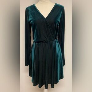 Gianni Bini Dark Green Ribbed Velvet Midnight Glam Long Sleeve Dress Sz M